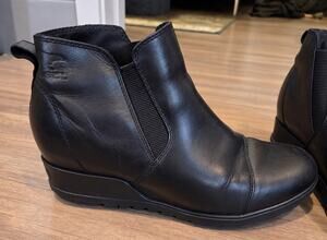 SOREL Evie Chelsea Wedge Boots Women's 10.5 Black Ankle Booties NL4925